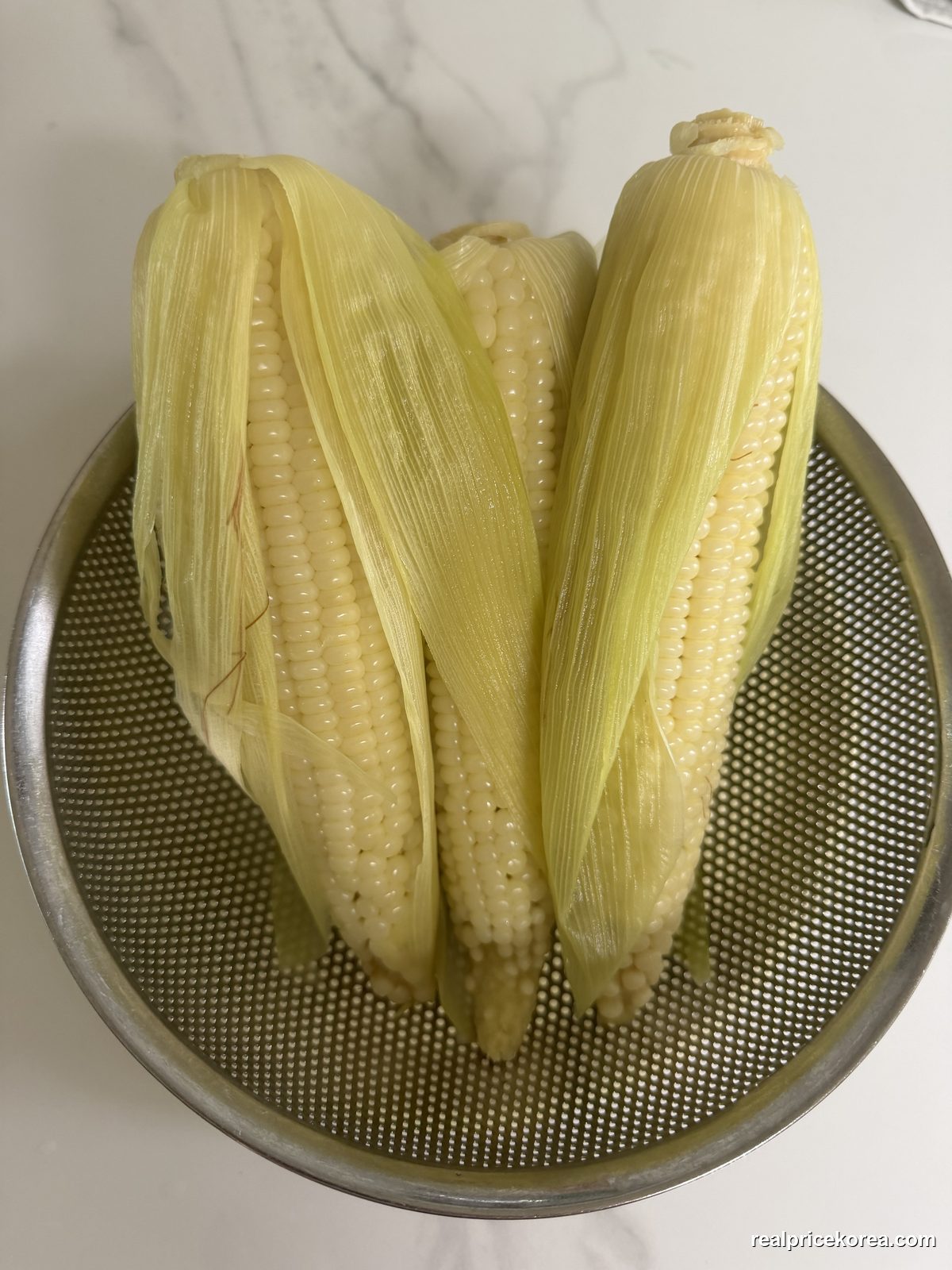 Korean waxy corn / glutinous corn (chal-oksusu), net bag of 3 ears, grown in Korea