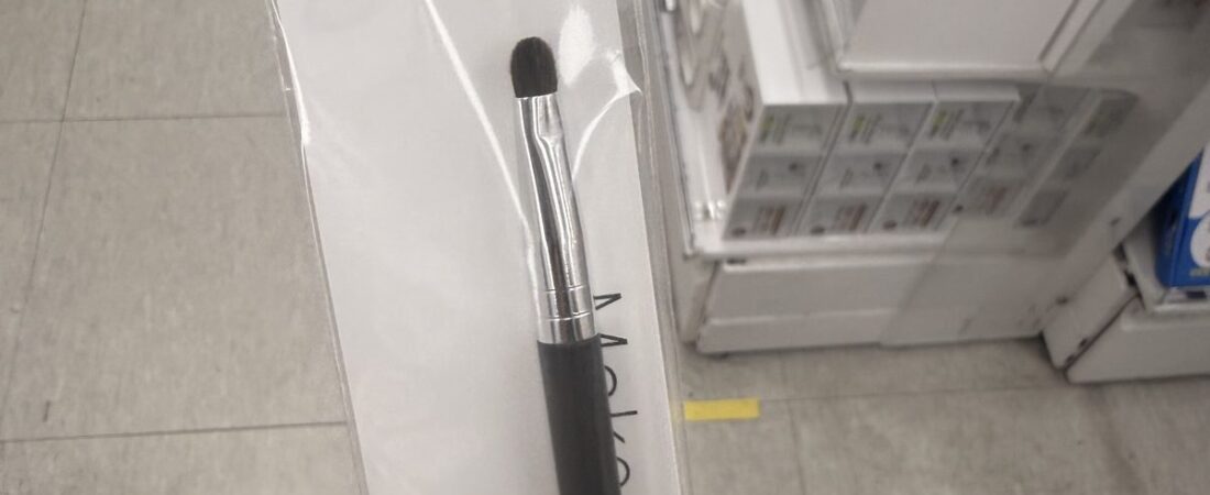 Eyeshadow Brush (Daiso) Price in Korea 2026: ₩1,000 at Daiso